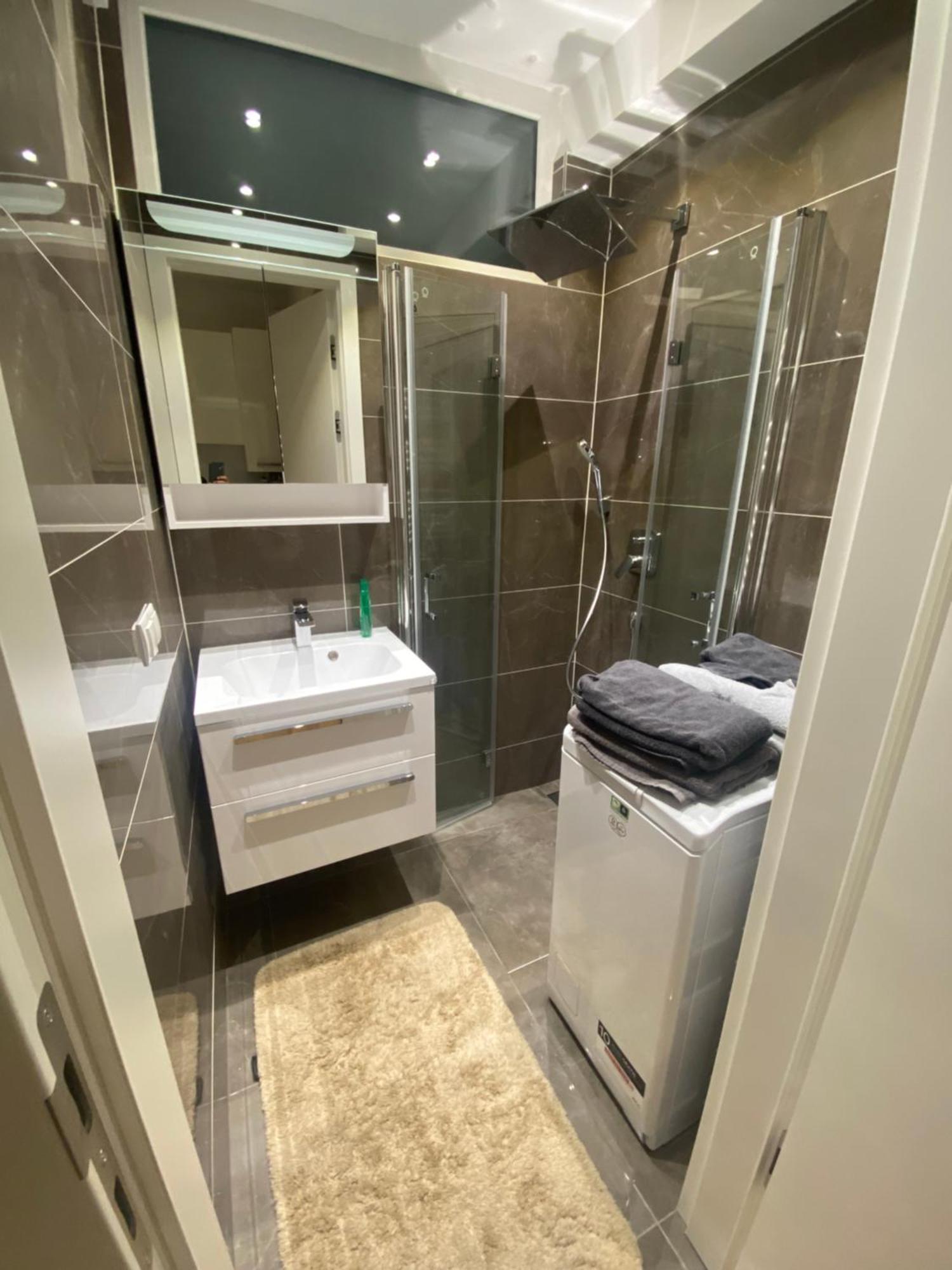 Neicapartmentlandskron 1010 Vienna Luaran gambar
